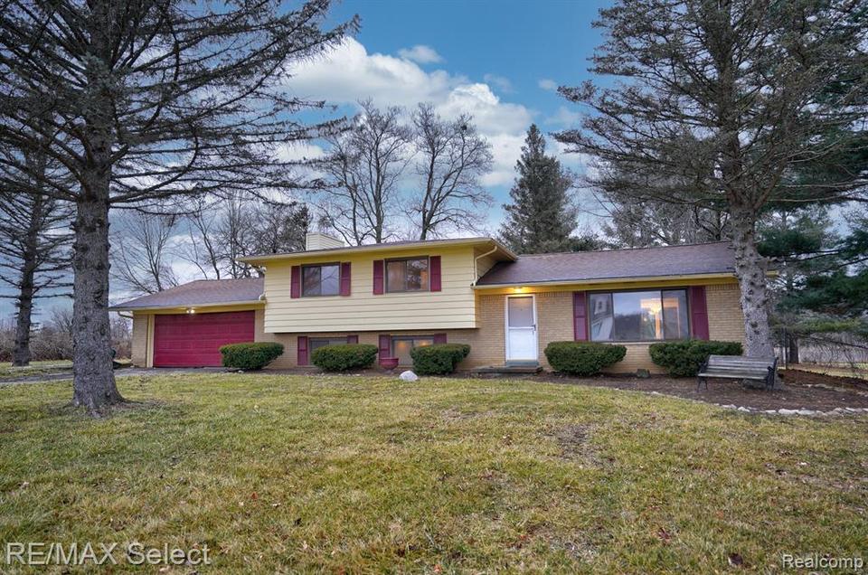 7120 Beecher Rd, Flint, MI 48532 29 Photos MLS 20230005014 Movoto