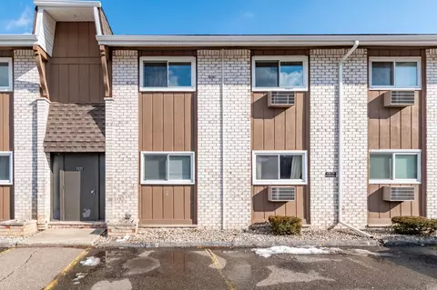 7572 Woodview Apt 4 St #103, Westland, MI 48185