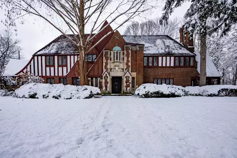 1735 Lincolnshire Dr, Detroit, MI 48203