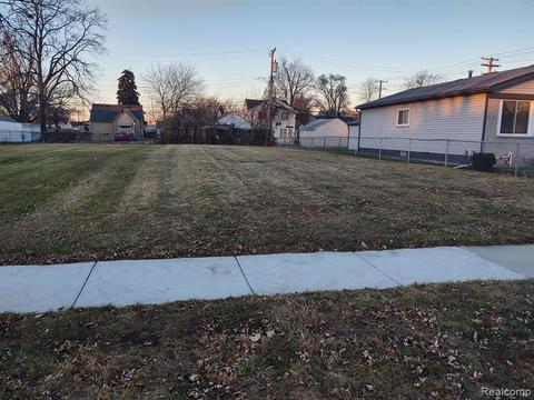 12475 Sherman Ave, Warren, MI 48089