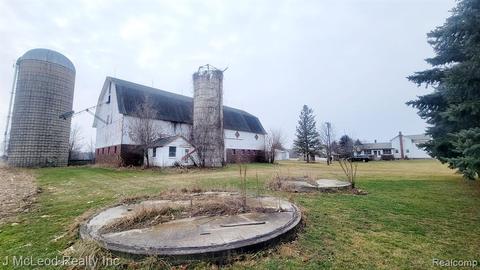 8323 Ormes Rd, Vassar, MI 48768 photo 1