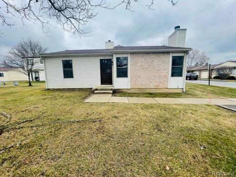 2931 Roundtree Dr, Troy, MI 48083 photo 1
