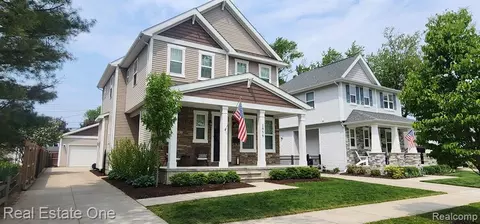 2959 Cumberland Rd, Berkley, MI 48072