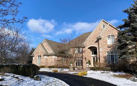 5383 River Ridge Dr, Brighton, MI 48116