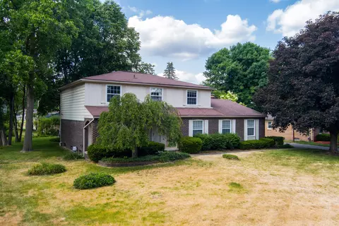 35236 Northmont Dr, Farmington Hills, MI 48331