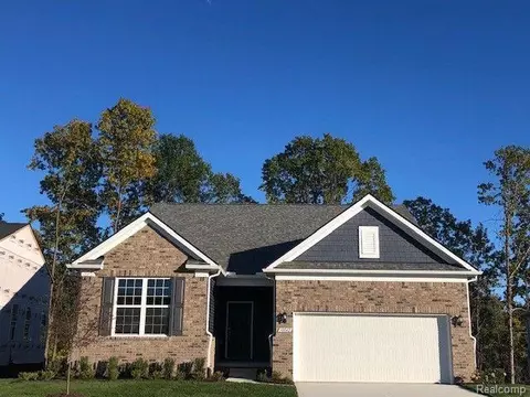 30152 Turtle Creek Cir, Lyon, MI 48165