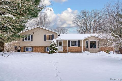 5787 Byron Rd, Howell, MI 48855 photo 1