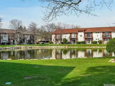 7552 Woodview St #4, Westland, MI 48185