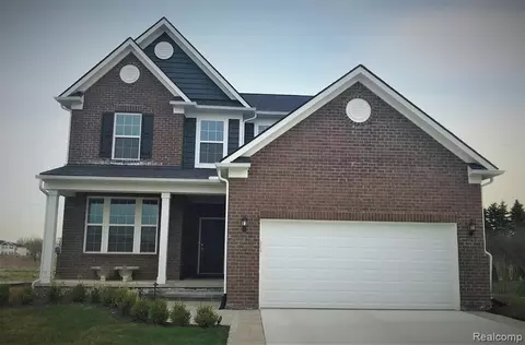 2782 Trillium Hills Dr, Commerce Twp, MI 48382