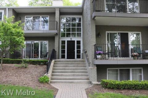1113 N Woodward Ave #33, Birmingham, MI 48009