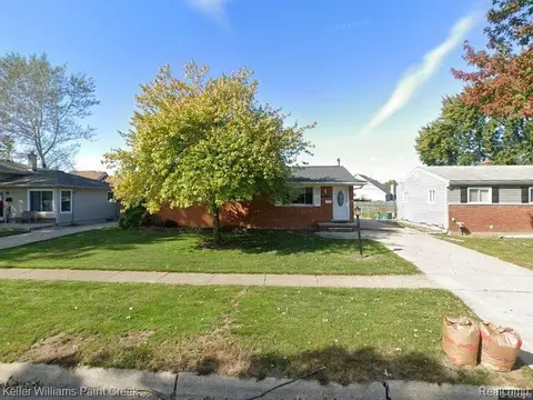 33755 Newport Dr, Sterling Heights, MI 48310