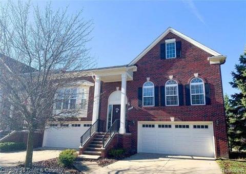 6941 Edgewater Dr, Troy, MI 48085 photo 1