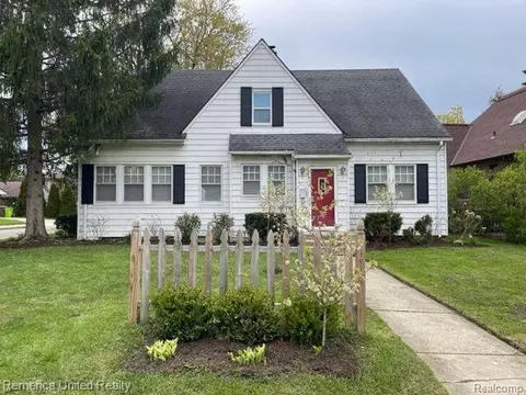 208 Cherokee Rd, Pontiac, MI 48341