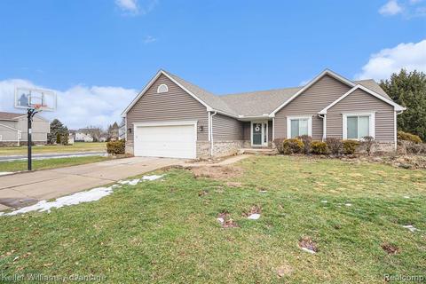 456 Hampton Ct, Wixom, MI 48393 photo 1
