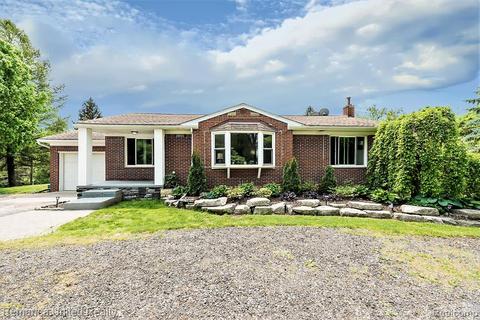 3500 E Schafer Rd, Howell, MI 48843