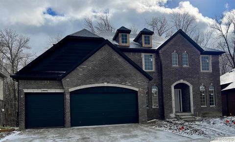 19090 Brighton Dr, Macomb, MI 48042