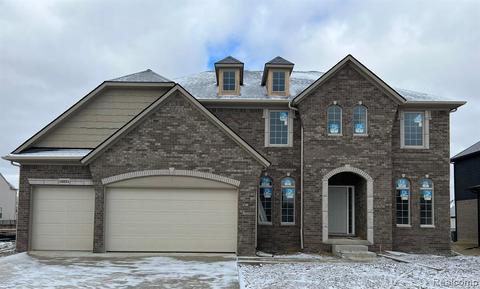 19221 Thompson Dr, Macomb, MI 48042