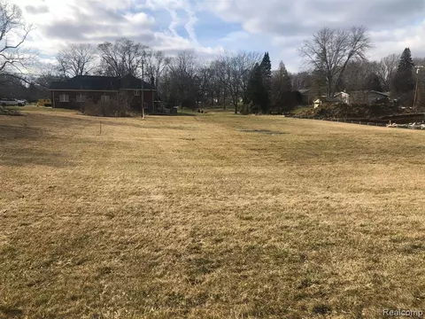 Rochester Road, Rochester Hills, MI 48307