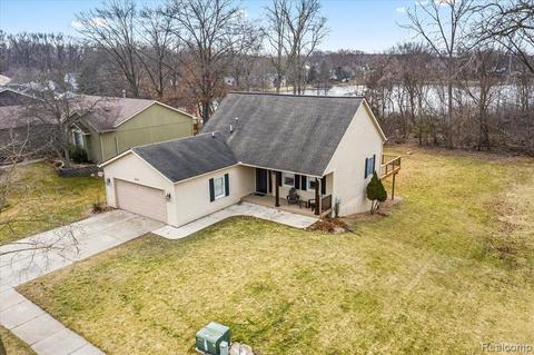 547 Glenwyth Rd, Brighton, MI 48116 photo 1