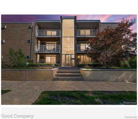 4917 Crooks Rd #J2, Royal Oak, MI 48073
