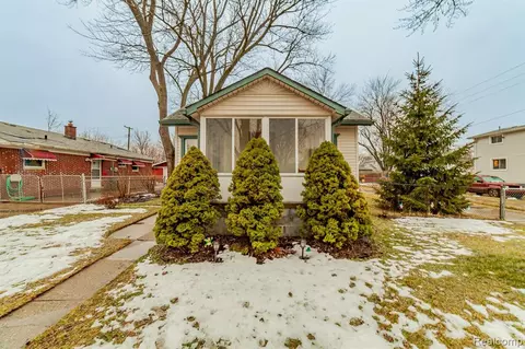 25543 Yale St, Dearborn Heights, MI 48125