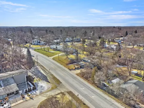 271 N Hewitt Rd, Ypsilanti, MI 48197