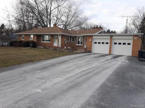 6750 Trumble Rd, Saint Clair, MI 48079