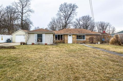 2325 Locust Ln, Algonac, MI 48001 photo 1