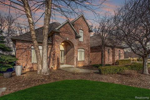 423 Bogey Ct, Monroe, MI 48162 photo 1