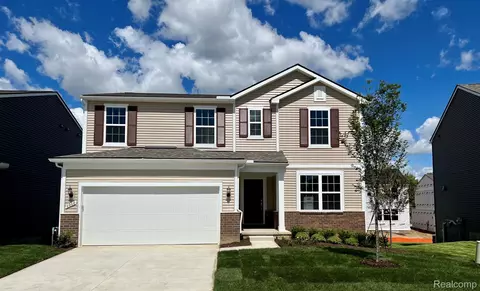 24631 Jade Dr, Farmington Hills, MI 48336