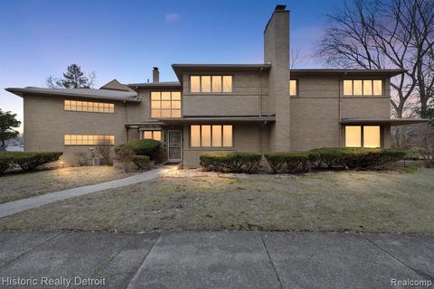 19560 Roslyn Rd, Detroit, MI 48221