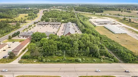 4033 Baldwin Rd, Grand Blanc, MI 48442