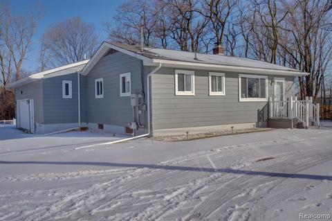 3073 S Dye Rd, Flint, MI 48507 photo 1