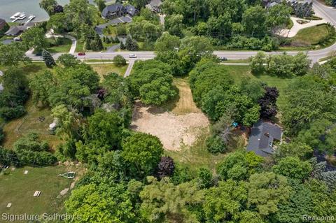 4865 Inkster Rd, Bloomfield Hills, MI 48302