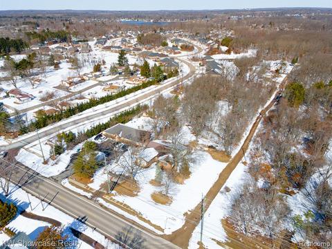 Parcel "b" Log Cabin Drive, Commerce Twp, MI 48390