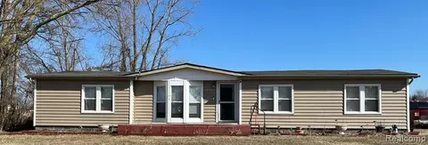 23707 Clark Rd, Belleville, MI 48111