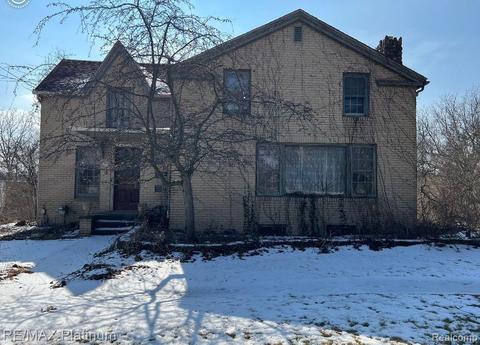 1010 Main St, Fenton, MI 48430