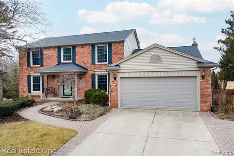 4251 Carson Dr, Troy, MI 48098 photo 1
