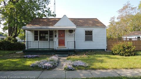 1602 Francis St, Port Huron, MI 48060