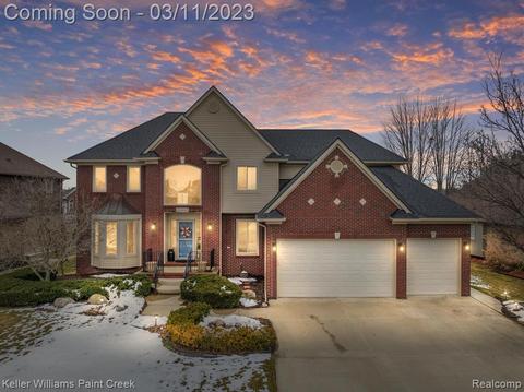 45697 Riverwoods Dr, Macomb, MI 48044 photo 1