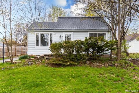 3126 Avalon Rd, Rochester Hills, MI 48309