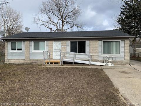 15171 Harrison, Romulus, MI 48174 photo 1