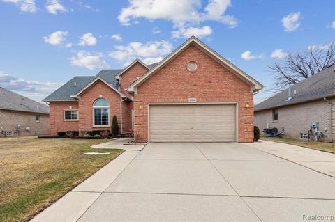 49246 Dunhill Dr, Macomb, MI 48044