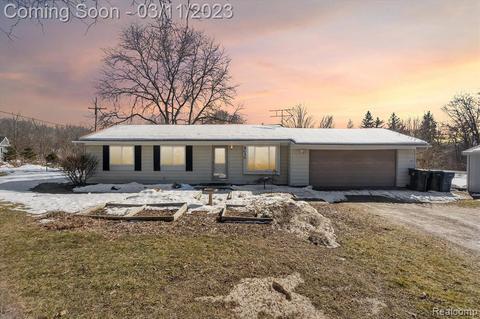 4010 Seim Rd, Howell, MI 48843 photo 1