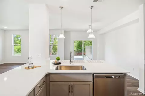 8629 Grove St, Washington, MI 48094