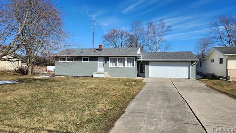 2435 Tandy Dr, Flint, MI 48532 photo 1