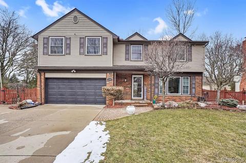 3905 Elizabeth Dr, Troy, MI 48084 photo 1