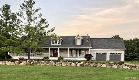 1300 Cedar Dr, Imlay City, MI 48444