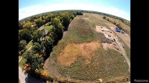 5273 Lahring Rd, Linden, MI 48439