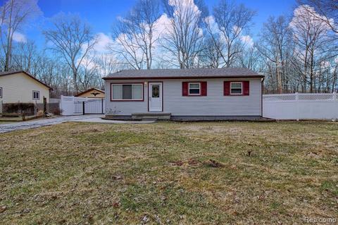 13670 Cogswell St, Romulus, MI 48174